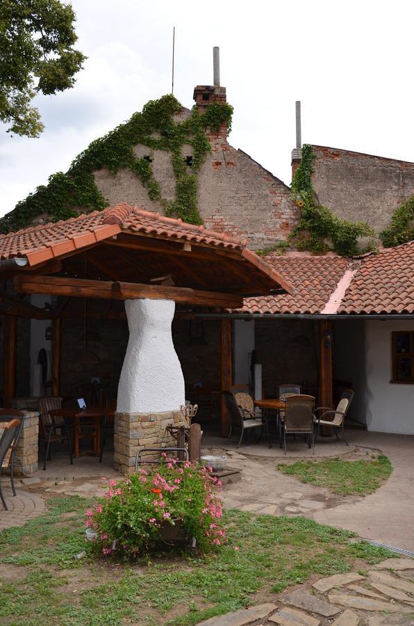 Apartmany Pod Kastany Kvasice Buitenkant foto